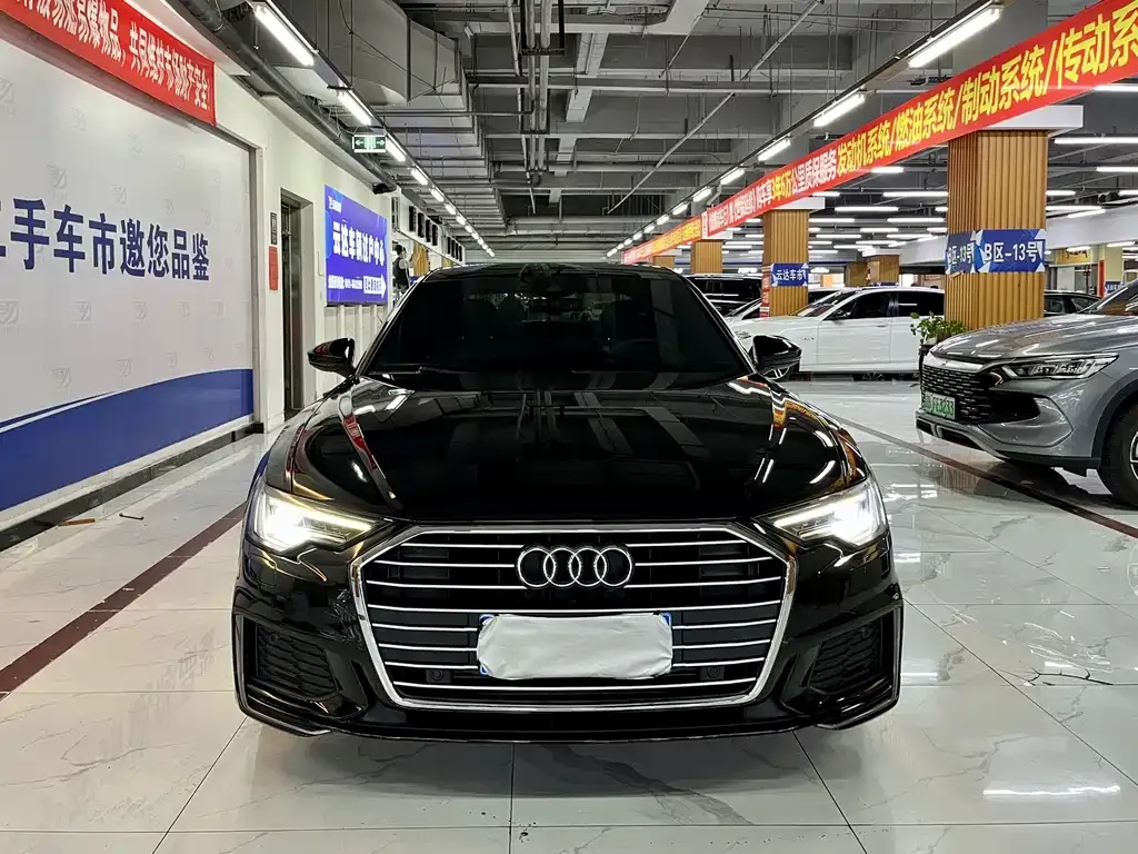 Audi A6L — фото 1