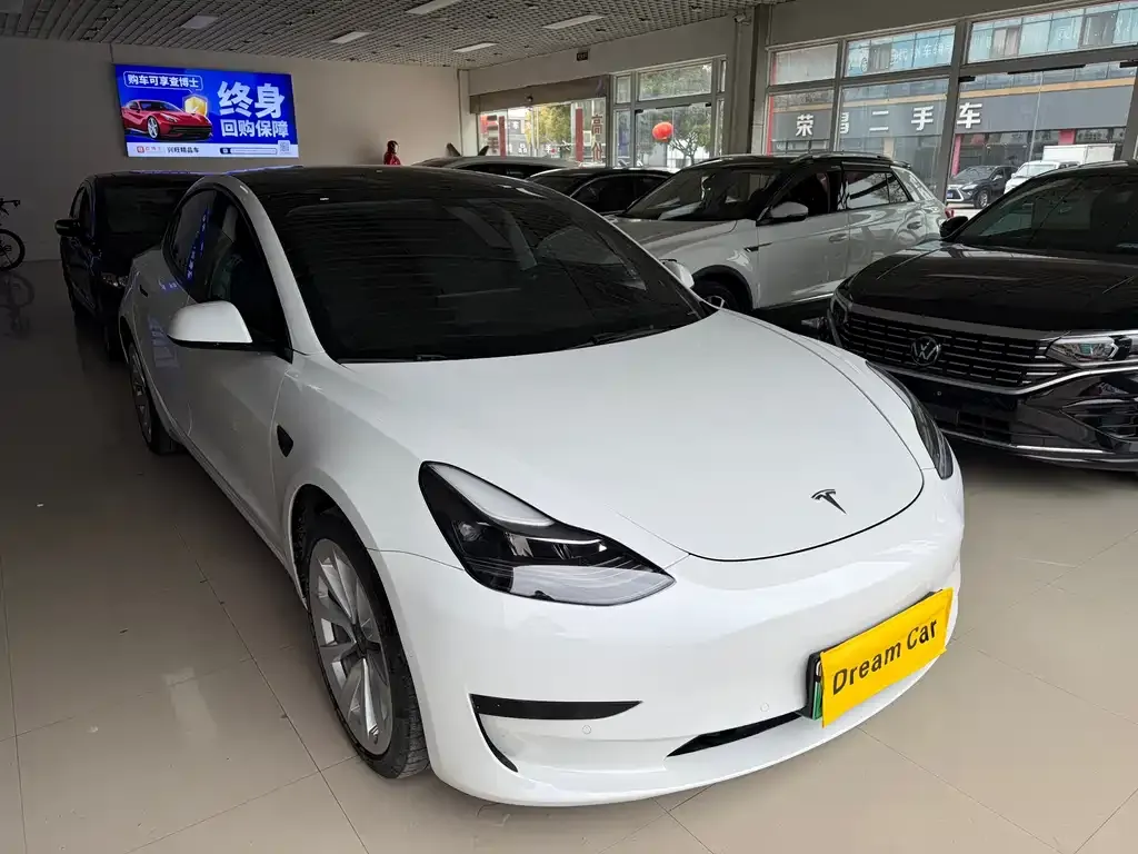 Tesla Model 3 — фото 3