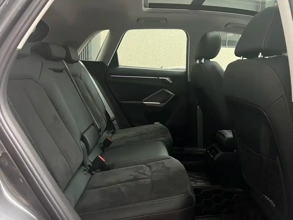 Audi Q3 2023 из CN, фото 5