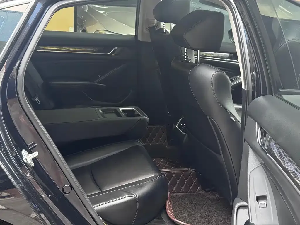 Honda Accord — фото 3