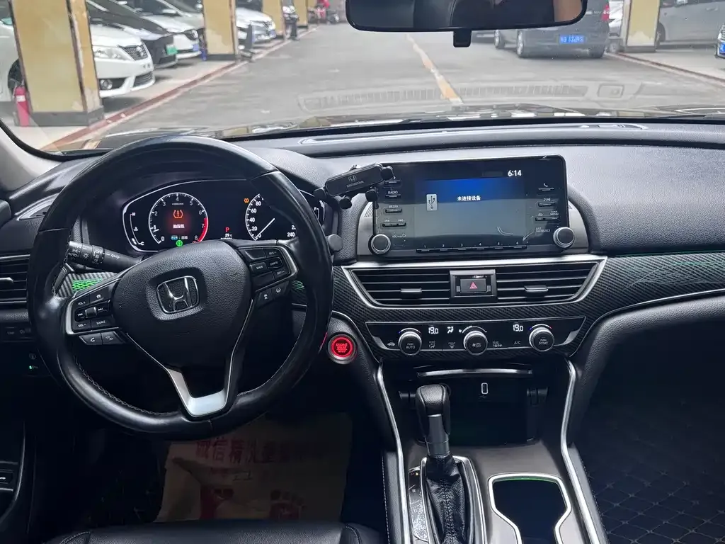 Honda Accord — фото 9