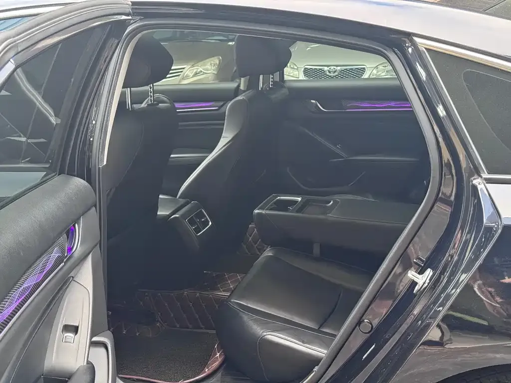 Honda Accord — фото 4