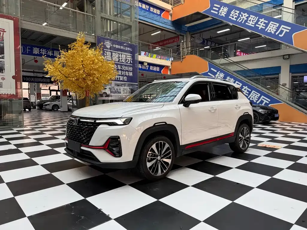 Changan CS35PLUS — фото 1