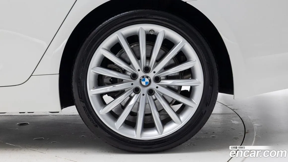 BMW 5-Series 2023 из KR, фото 8