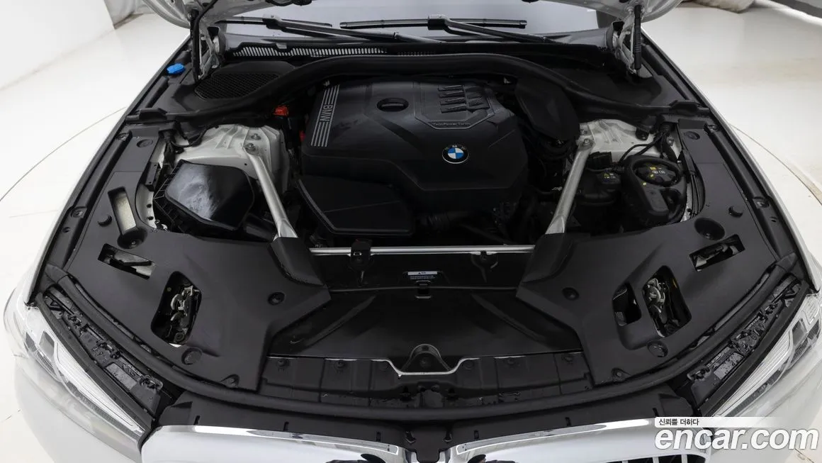 BMW 5-Series 2023 из KR, фото 4