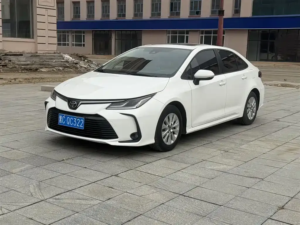 Toyota Corolla — фото 1