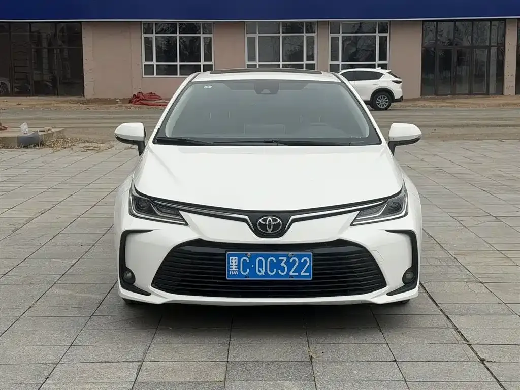 Toyota Corolla — фото 8