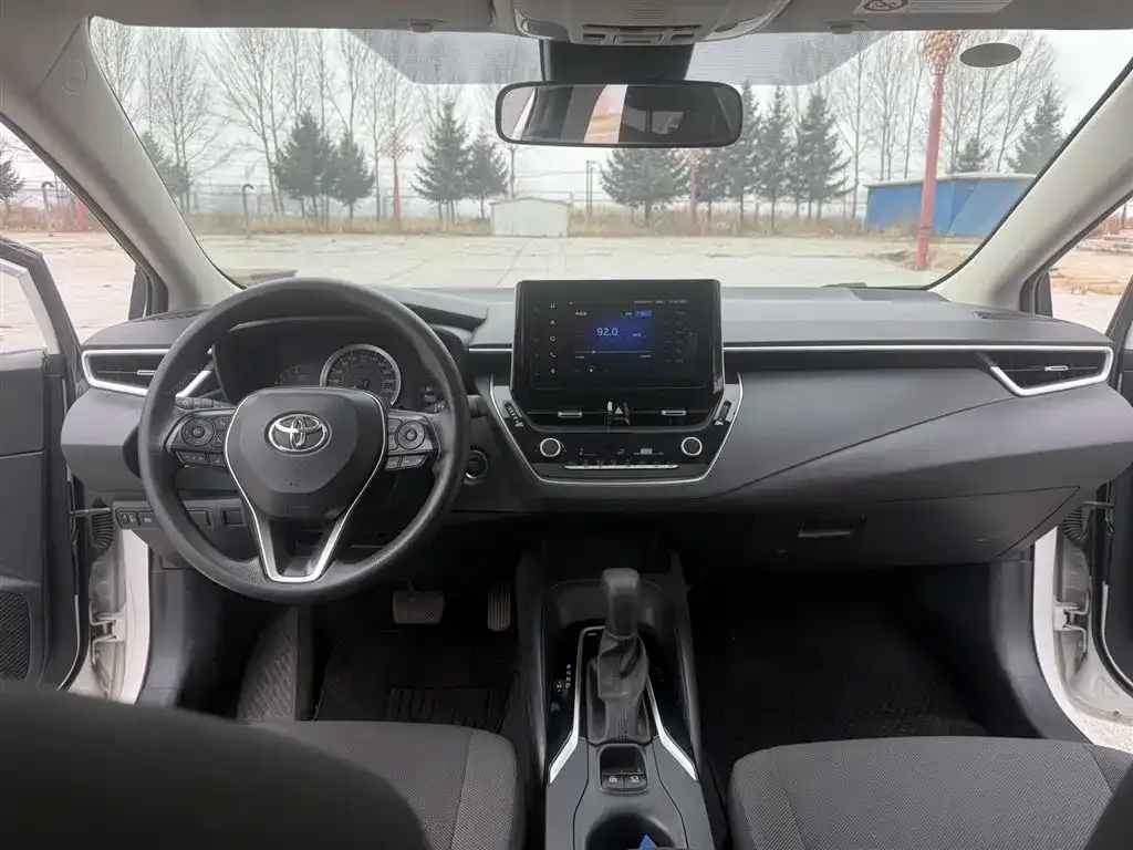 Toyota Corolla — фото 4