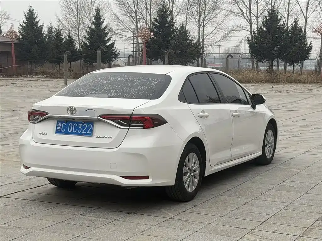 Toyota Corolla — фото 10