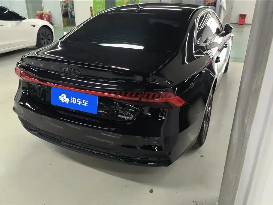 Audi A7L 2024 из CN, фото 7