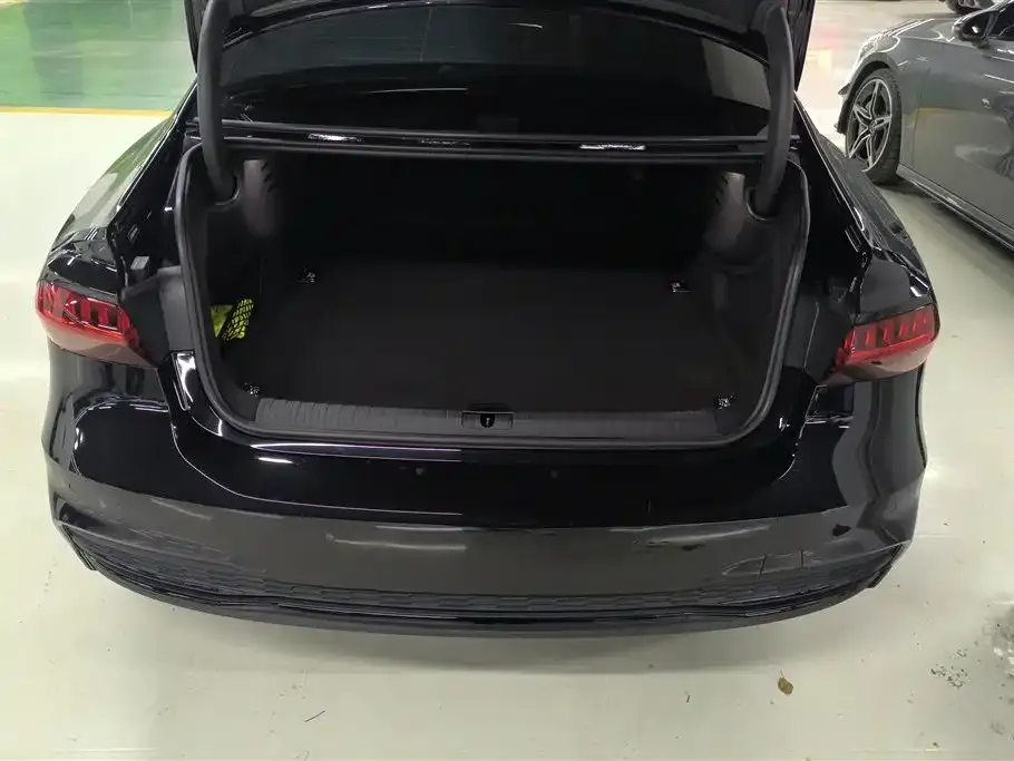 Audi A7L 2024 из CN, фото 4