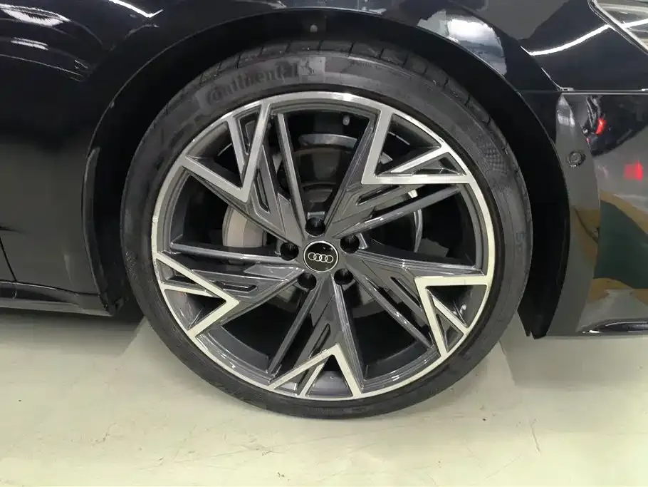 Audi A7L 2024 из CN, фото 2