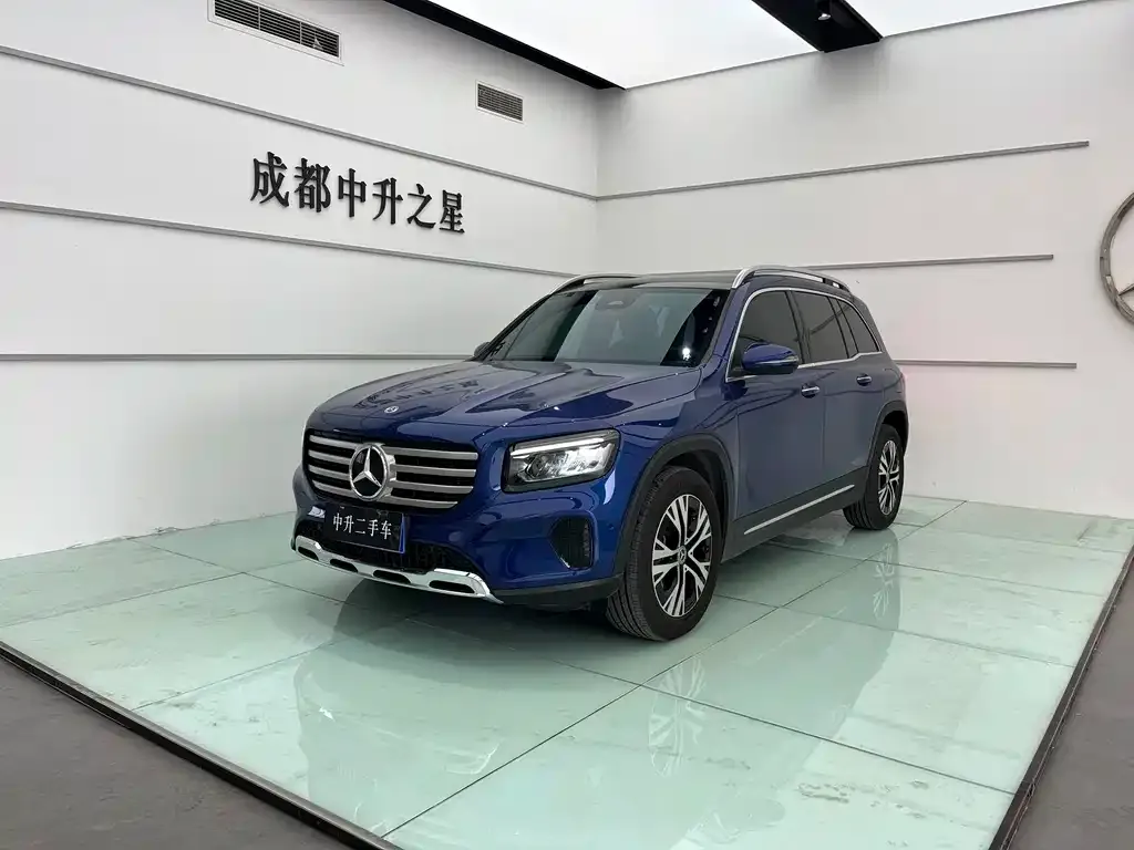 Mercedes-Benz GLB — фото 1