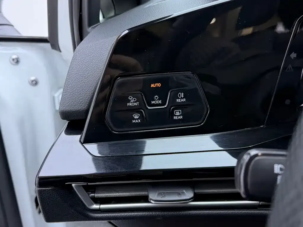 Volkswagen Golf 2021 из CN, фото 3