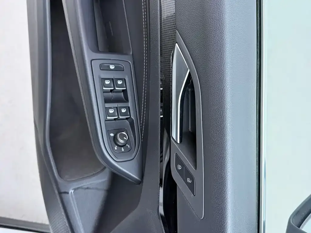 Volkswagen Golf 2021 из CN, фото 8