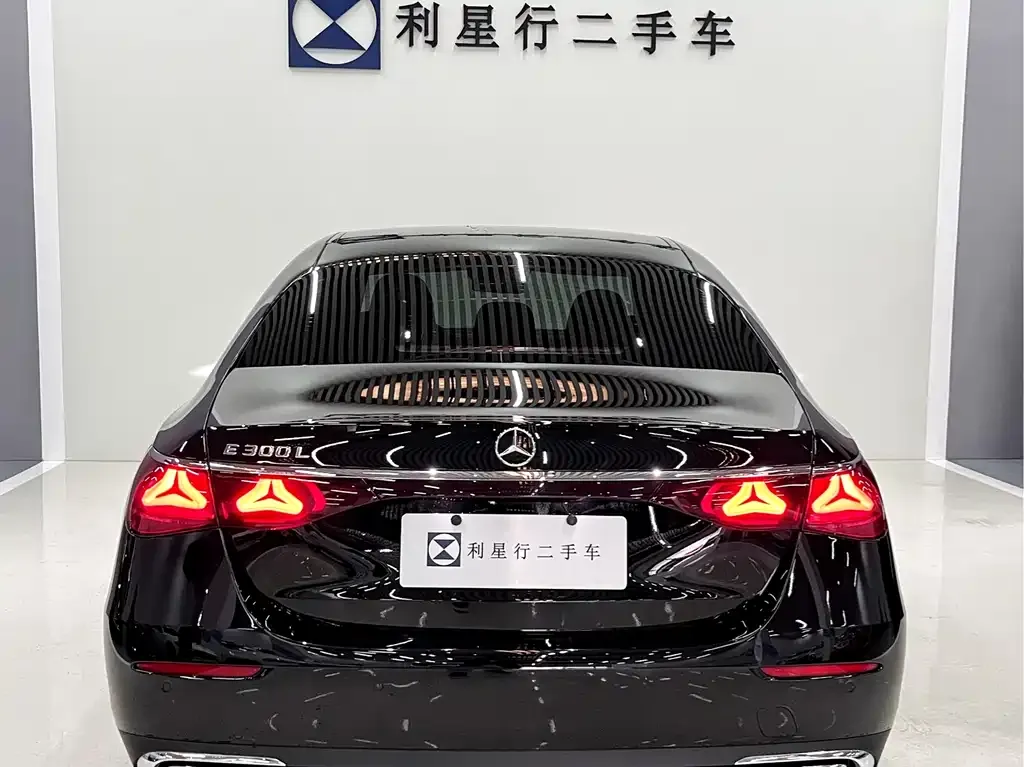 Mercedes-Benz E-Class — фото 10