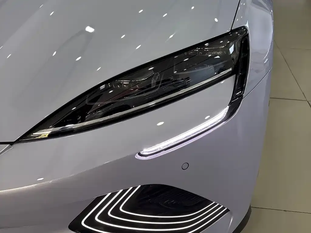 BYD Seal — фото 9