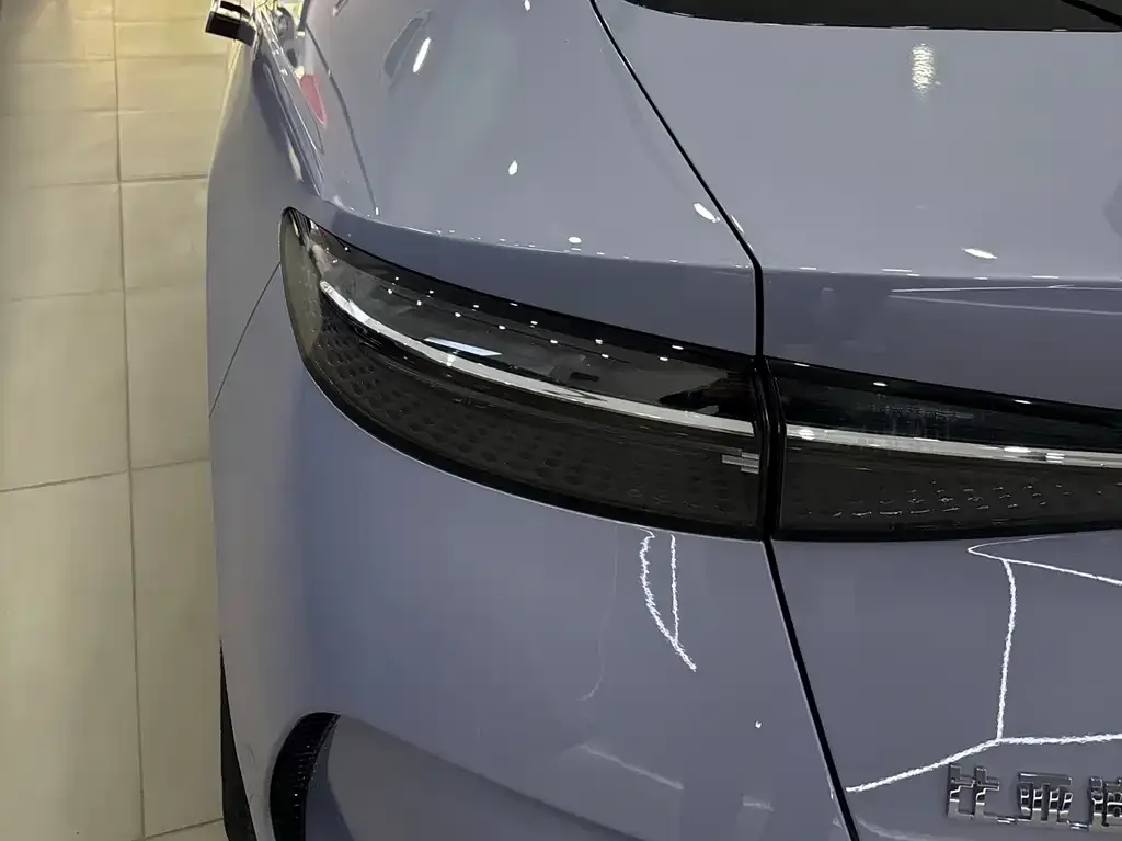 BYD Seal — фото 8
