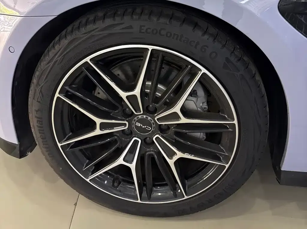 BYD Seal — фото 6