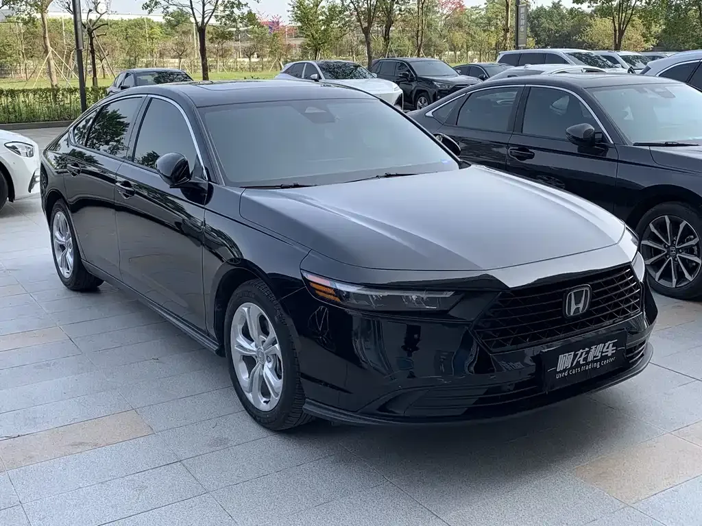 Honda Accord — фото 9
