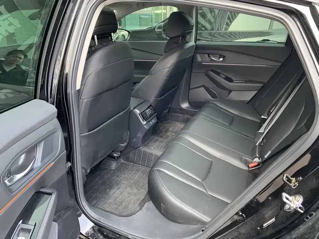 Honda Accord — фото 4