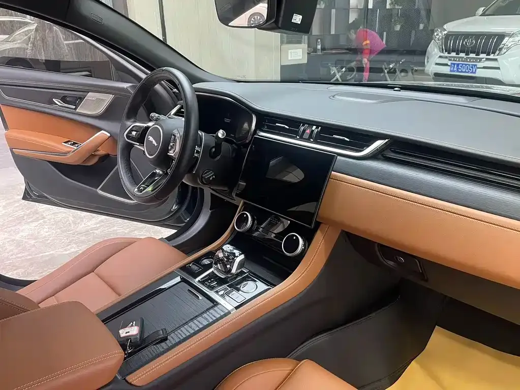 Jaguar XFL 2023 из CN, фото 3
