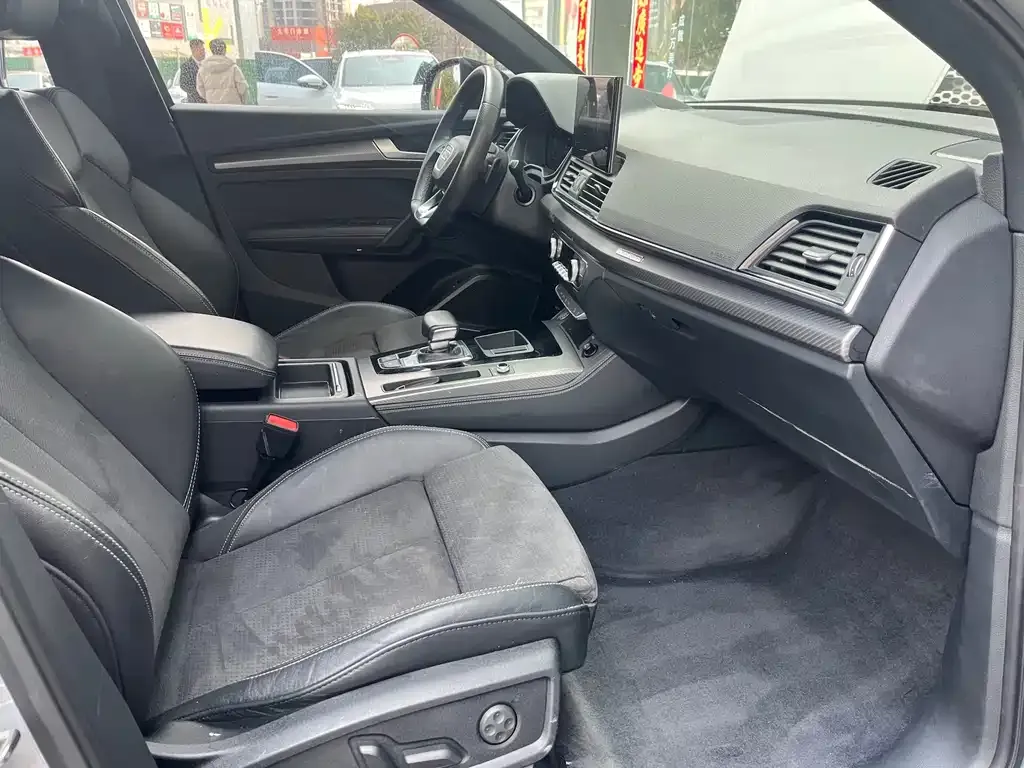 Audi Q5L Sportback — фото 2