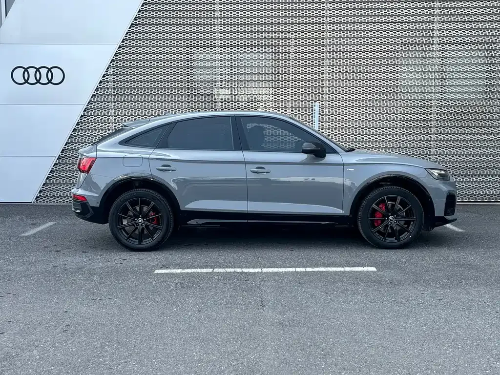 Audi Q5L Sportback — фото 8