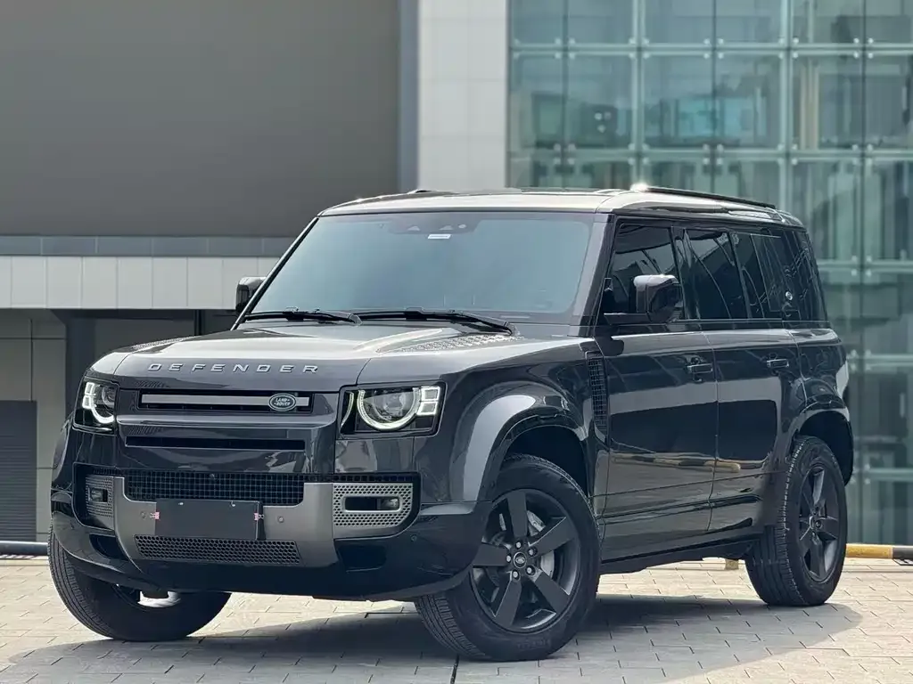 Land Rover Defender — фото 1