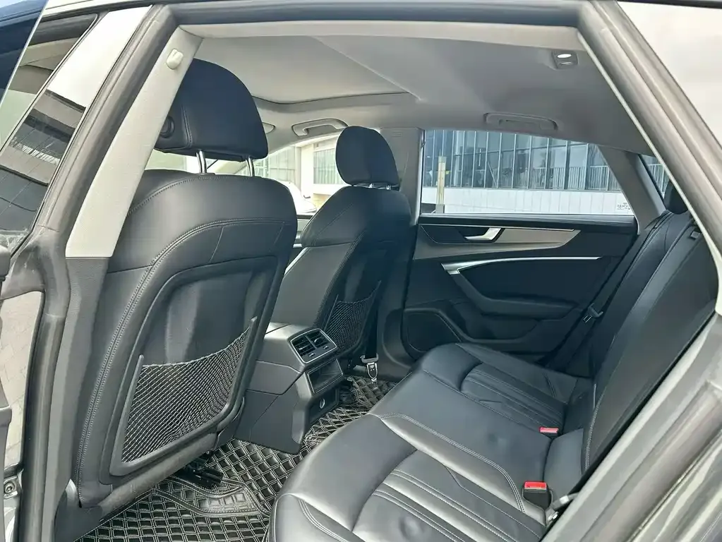 Audi A7 2021 из CN, фото 9