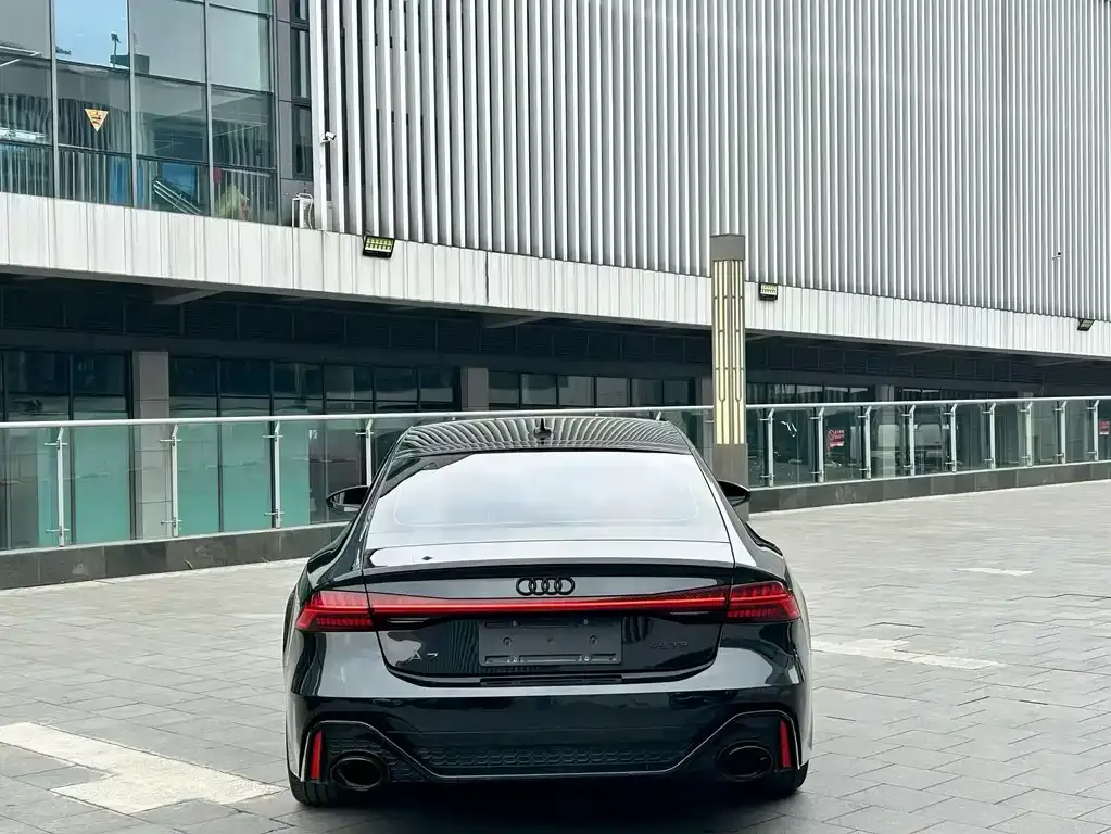 Audi A7 2021 из CN, фото 3