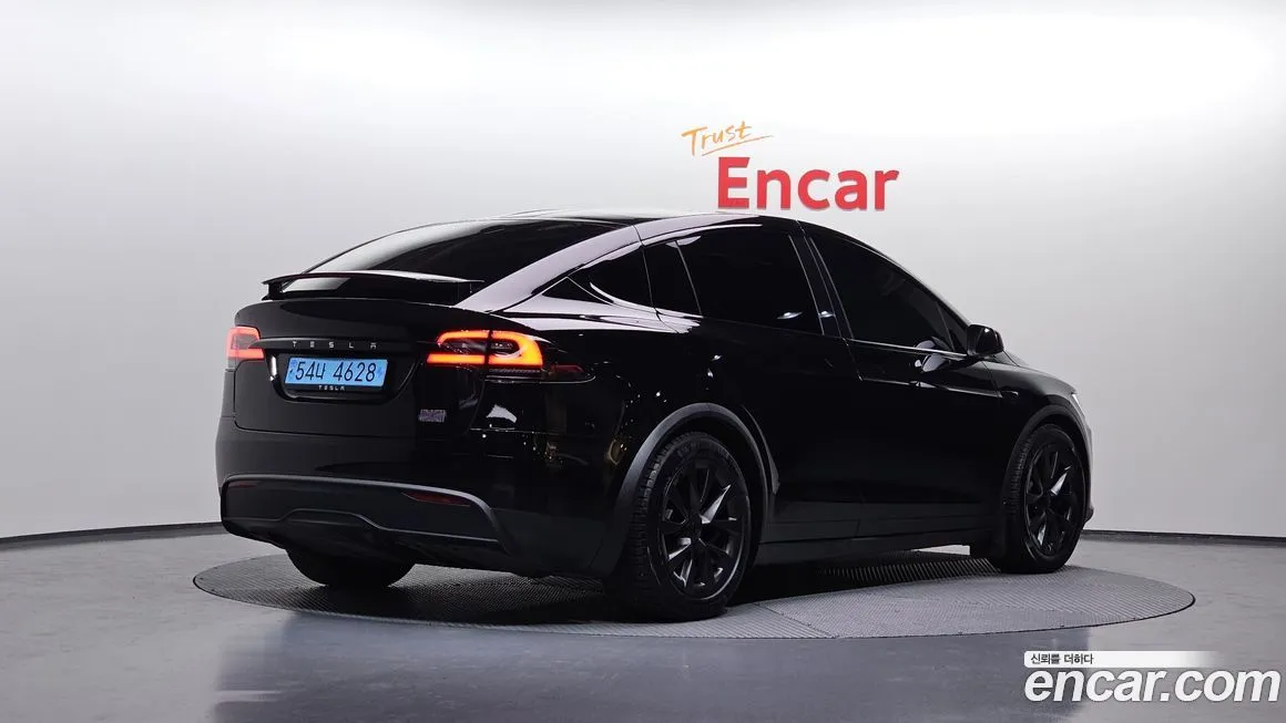 Tesla Model X — фото 6