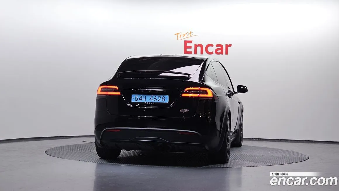 Tesla Model X — фото 4