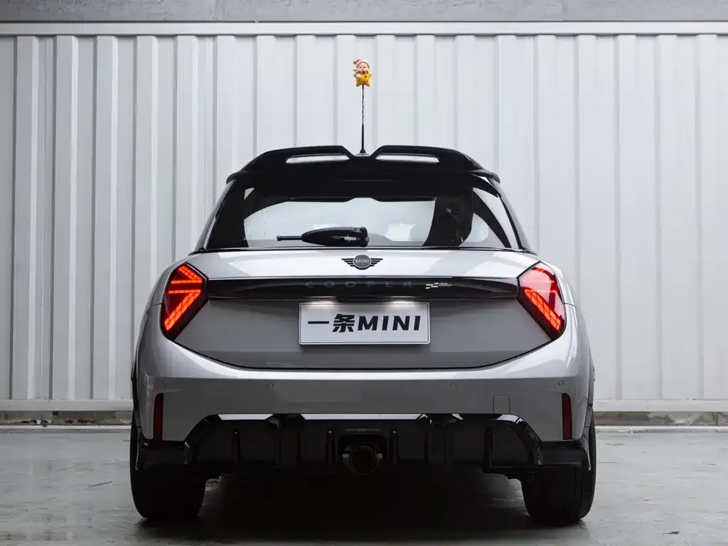 MINI JCW (John Cooper Works) 2025 из CN, фото 2