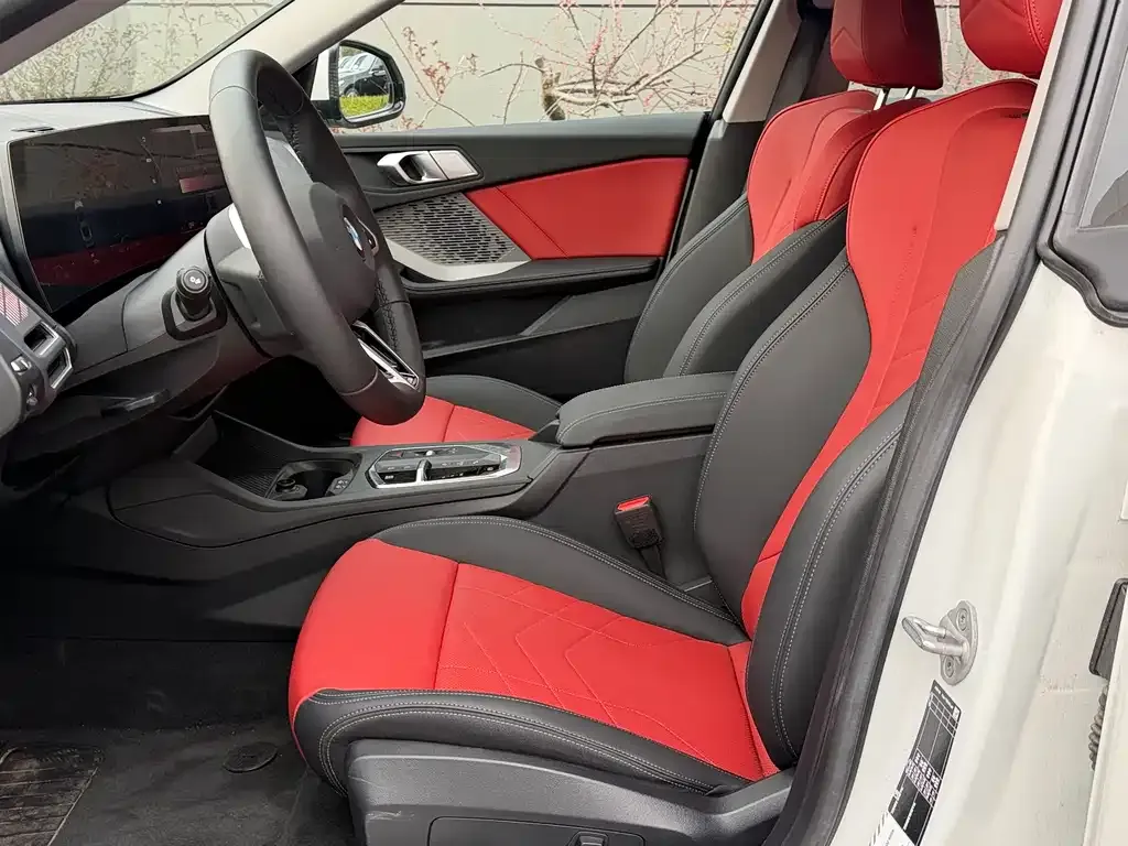 BMW 2 Series 2025 из CN, фото 4