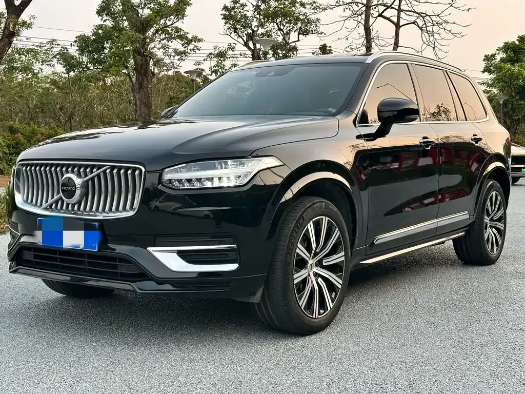 Volvo XC90 — фото 1