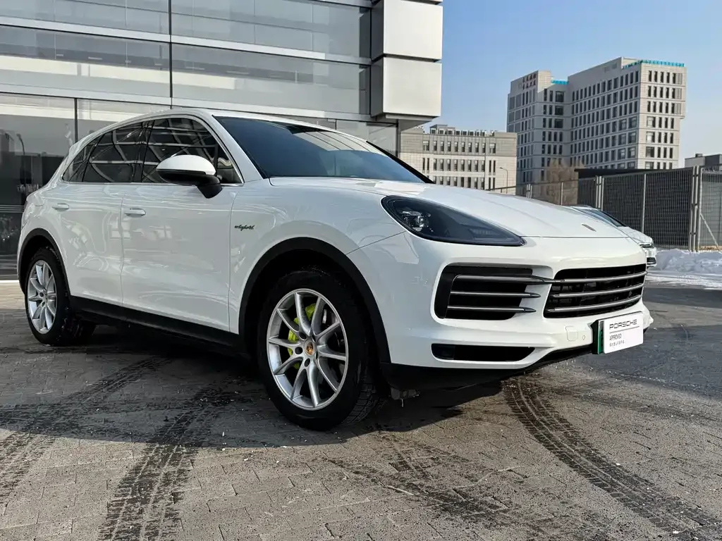 Porsche Cayenne Hybrid — фото 1