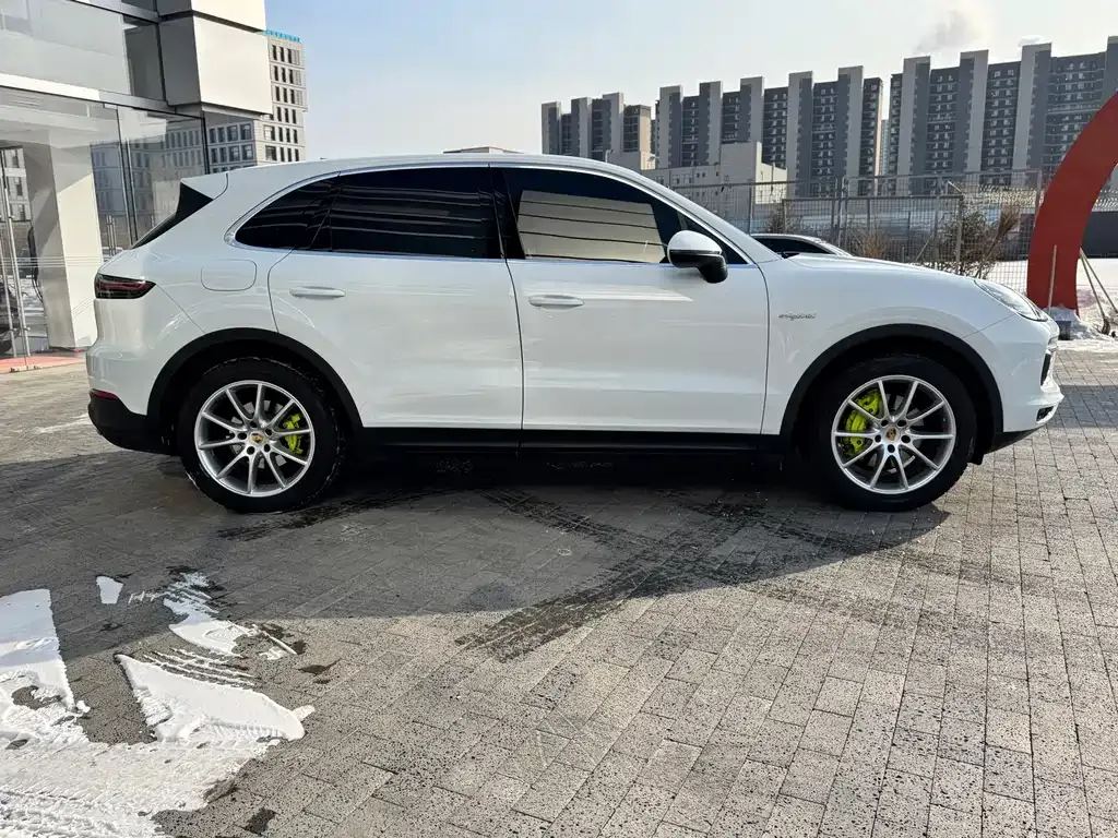 Porsche Cayenne Hybrid — фото 10