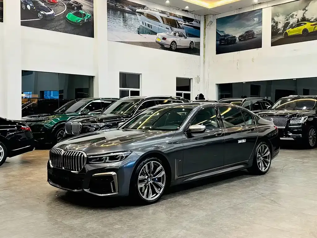 BMW 7 Series — фото 1
