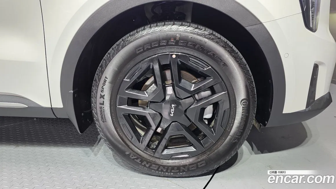 Kia Sorento — фото 8