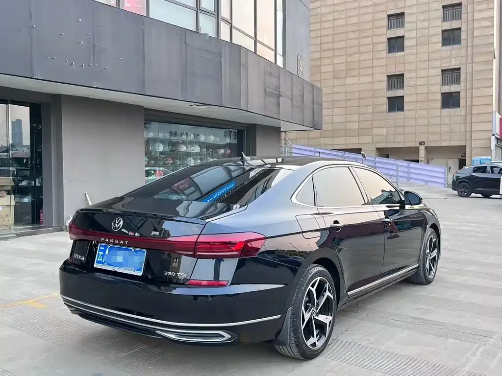Volkswagen Passat — фото 6