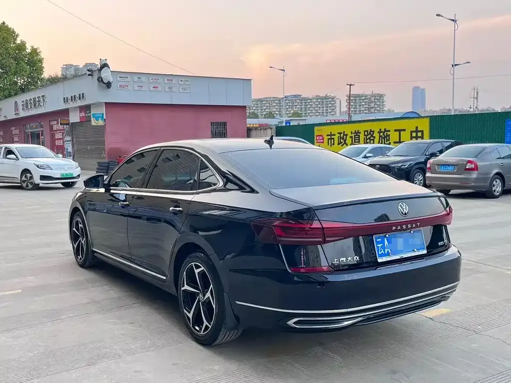Volkswagen Passat — фото 9