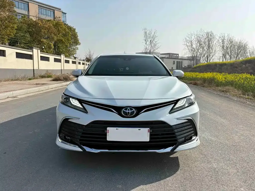 Toyota Camry — фото 7
