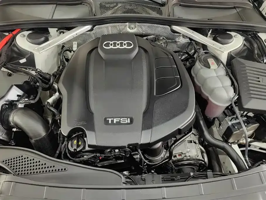 Audi A4L 2021 из CN, фото 9