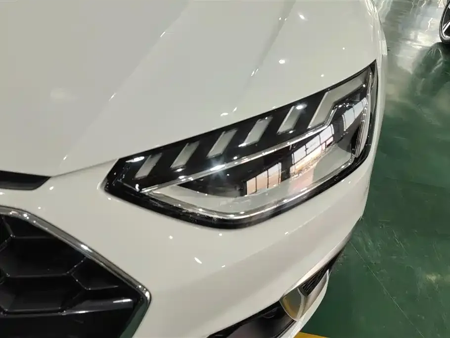 Audi A4L 2021 из CN, фото 5