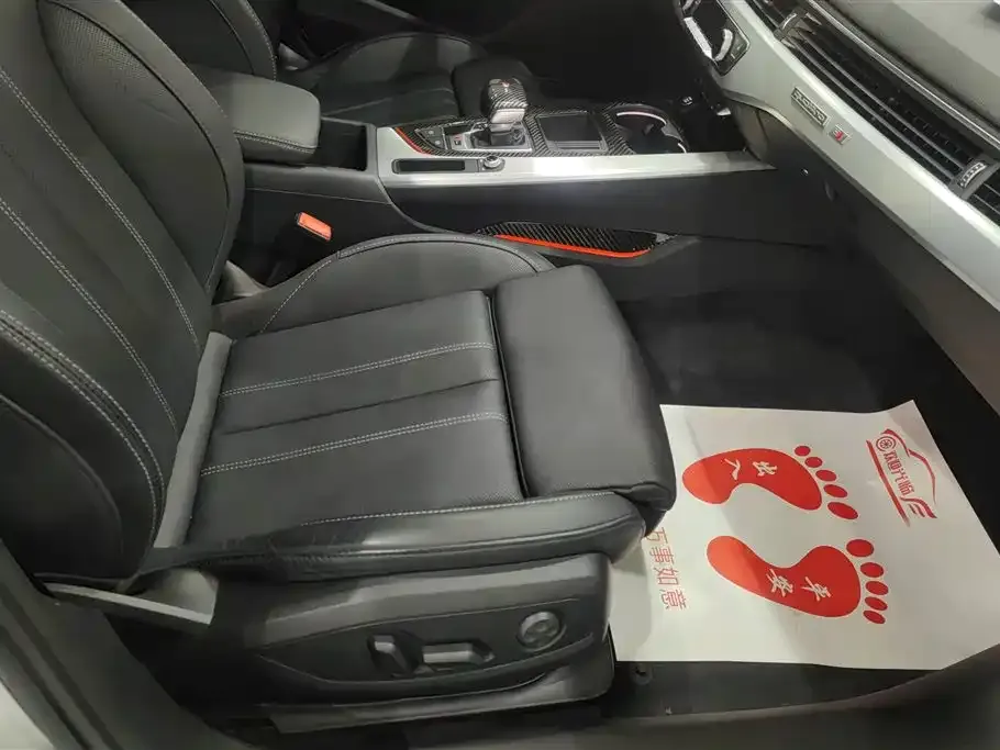 Audi A4L 2021 из CN, фото 3