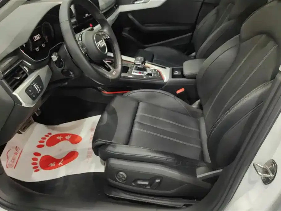 Audi A4L 2021 из CN, фото 10