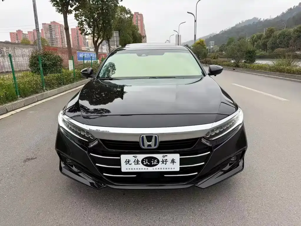 Honda Accord — фото 1