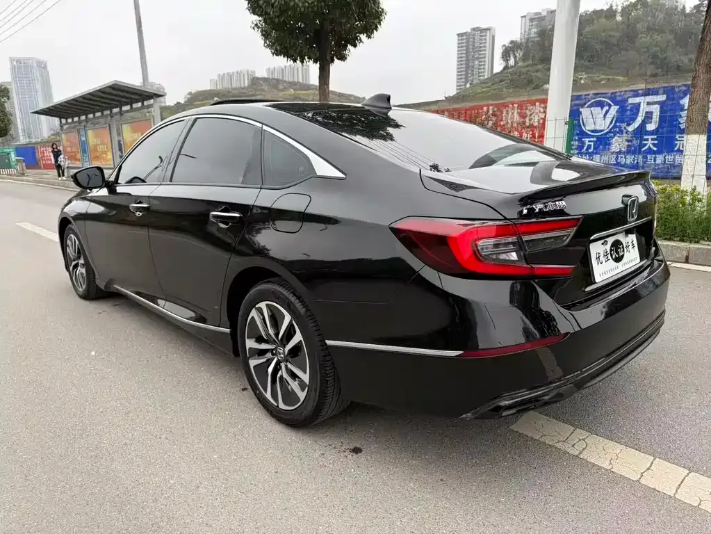 Honda Accord — фото 9