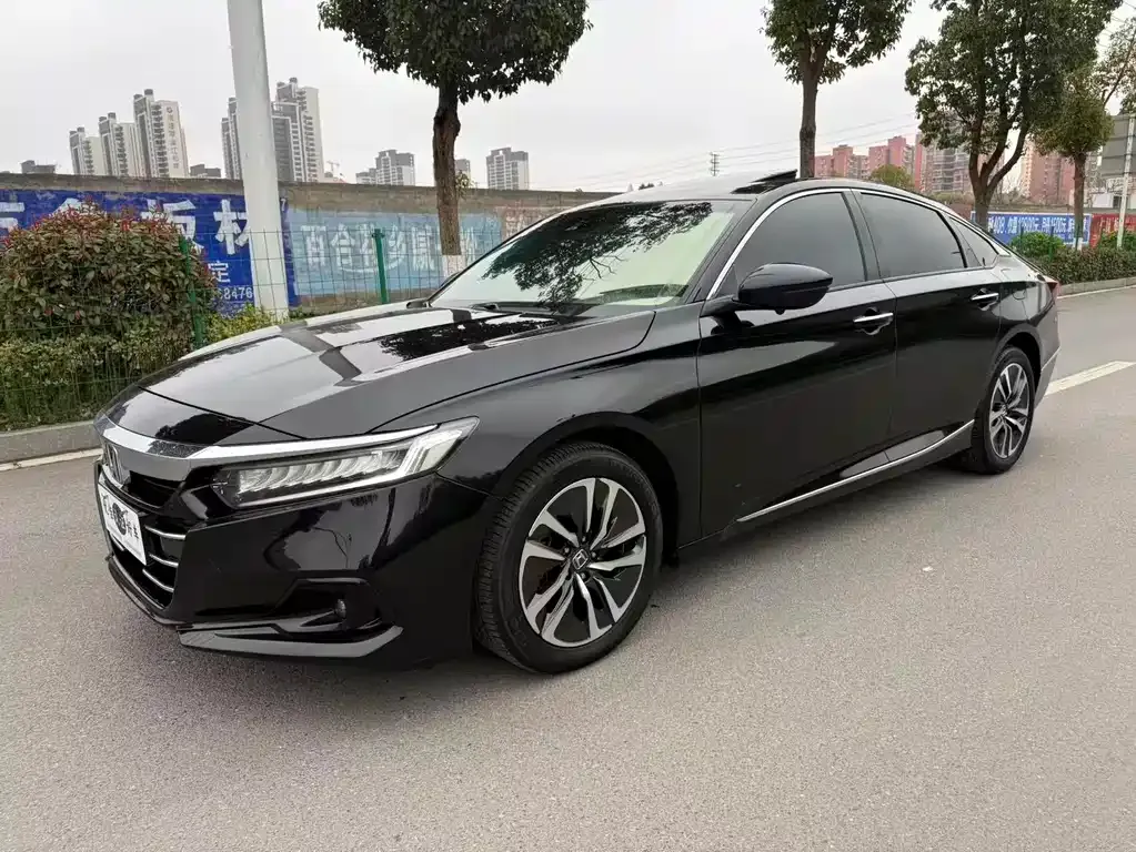 Honda Accord — фото 10